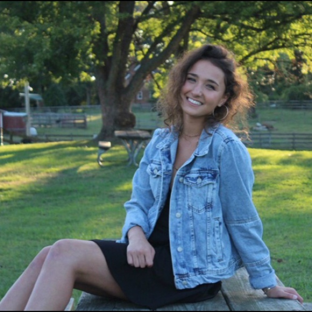 Meet your Posher, Simone